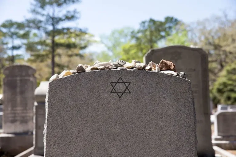 Rabbi For Funerals in New Jersey