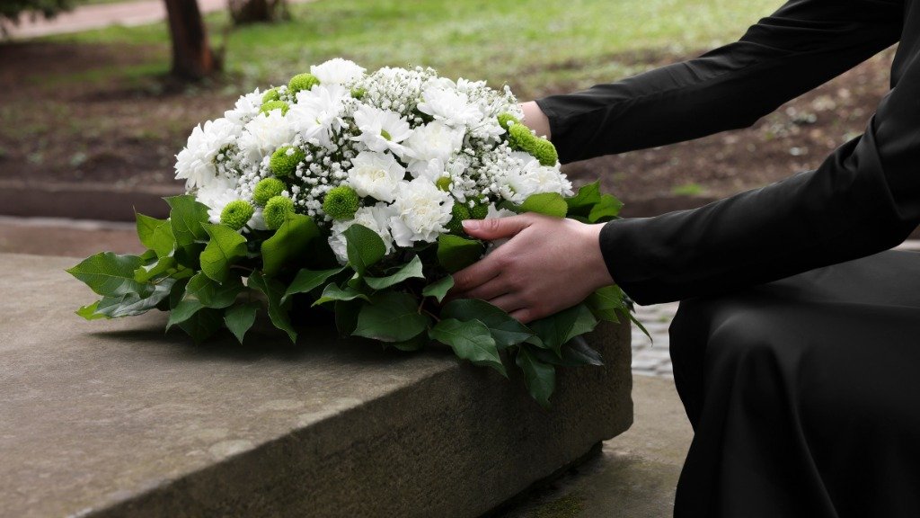 What to Expect During an Unveiling Ceremony