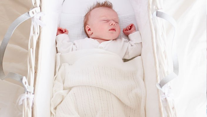 Jewish Baby Naming Ceremony Explained: Meaning, Rituals & How to Choose the Right Rabbi