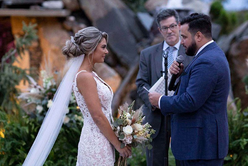The Differences between an Interfaith Wedding Rabbi and a Traditional Wedding Rabbi